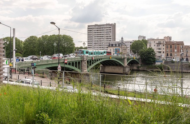 Spacious 3 bedroom with balcony/ Ile Saint Denis