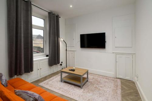 Spacious 3 Bedroom Home in Central Skewen