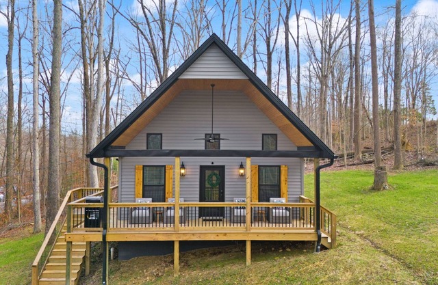 Spacious 3-bedroom house near Nolin Lake/Mammoth Cave, WiFi, Grill, Fire Pit!