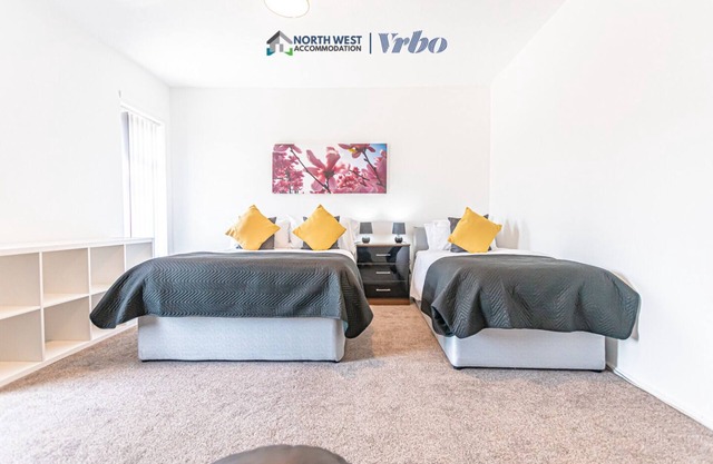 ✔3BR House✔Comfy Bedrooms✔Comfy LivingRoom✔StreetParking✔FreeWIFI