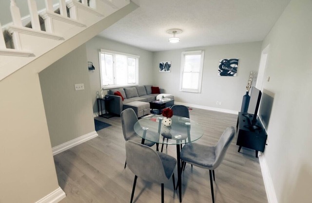 *Spacious 3-Bedroom~Deck*Firepit*Grill~12-Points