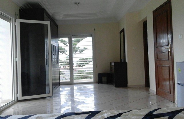Spacious 3 Bedrooms Villa near the beach Ref AH31067