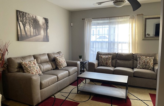 Spacious 3 level Townhome in prime location! Tvs & fans in all 4 bedrooms!!
