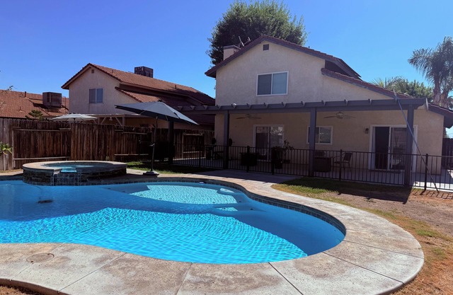 Spacious 3BR/2.5BA Home w/Pool