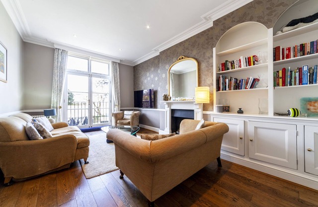 Spacious 3BR 2BH Apt w/ Garden in West Putney