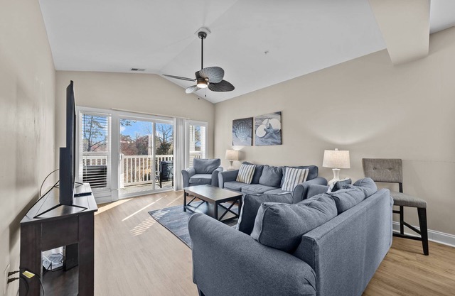 Spacious 3Br/3Ba Lavish & Beautiful Condo at World Golf Tour - Top Floor!
