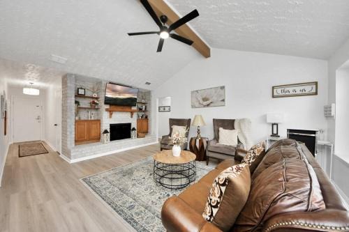 Spacious 3BR Retreat Near Katy's Top Attractions