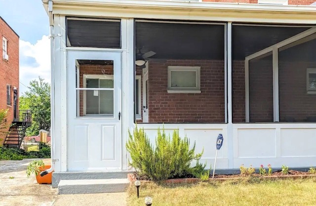 Charming 3-bedroom Transportation-Friendly Home in Ft. Totten DC with Parking!