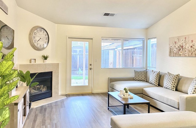 Spacious 4 BD Home In Bakersfield/Super Comfy Beds