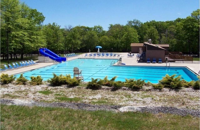 Spacieux 4 bdrm w / sauna, table de billard, Roku TV et Wi-Fi