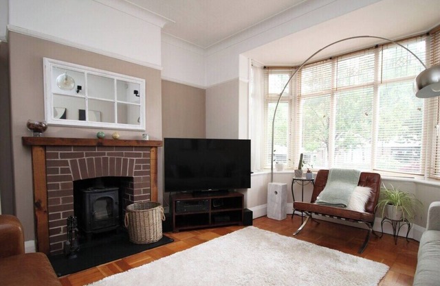 Spacious 4 Bed - Melrose by Tŷ SA