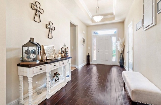 Spacious 4 bedroom 3 Full Bath, including a private office. Free WIFI Included.