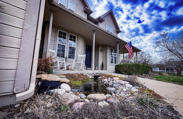 Spacious 4-Bedroom 3 Acre Fence County Home in Cleveland MO!