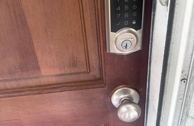 Spacious 4-bedroom apartment with WiFi, AC in charming Conway