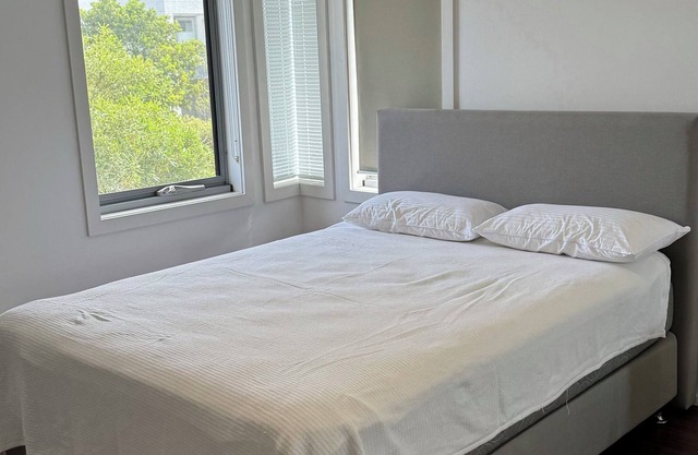 Spacious 4-bedroom home South Coogee - easy access to beaches, parks, airport