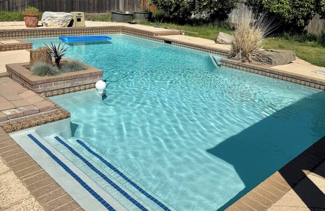 Spacious 4-bedroom family home with sparkling pool