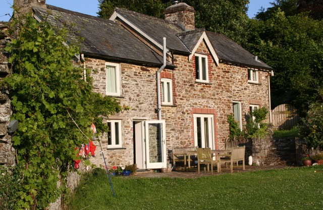 Spacieux chalet de 4 chambres dans une campagne magnifique avec jardin isolé de 3/4 acres