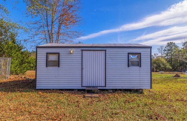 Spacious 4-bedroom house in charming Greenville with WiFi, AC