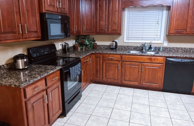 Spacious 4-Bedroom House Centrally Located in Lovely Huntsville