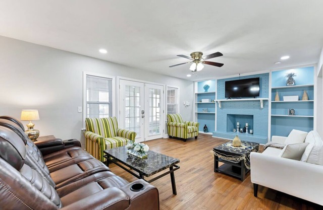 Spacious 4-bedroom house in amazing Portsmouth with WiFi, AC