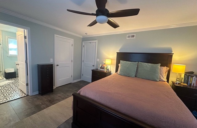Spacious 4-bedroom house in beautiful Columbia with WiFi, AC