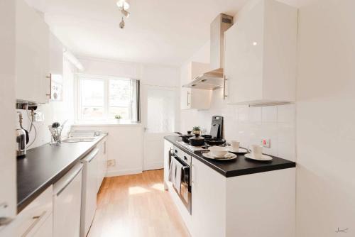 Spacious 4 Bedroom House with Garden in Doncaster