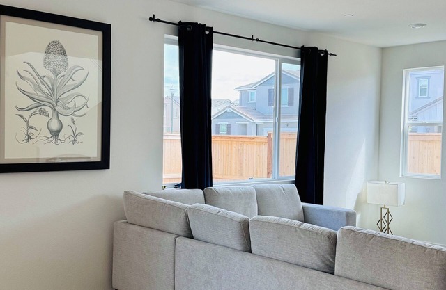Spacious 4-bedroom house with WiFi and AC
