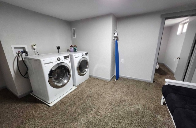 Spacious 4-bedroom house with AC and WiFi in welcoming Spokane