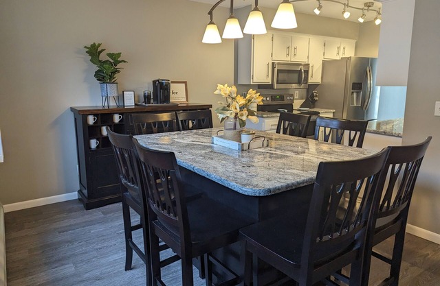 Spacious 4 bedroom on the chain...Lake Le Home Dieu