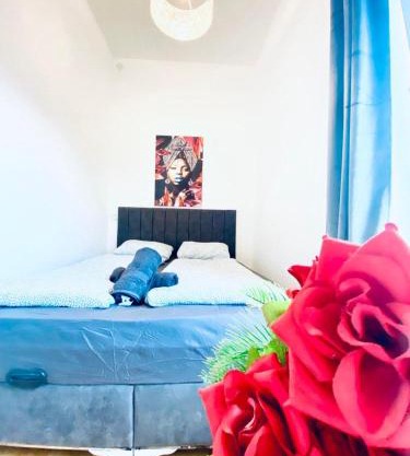 Spacious 4-Bedroom Shared Apartment for Big Groups