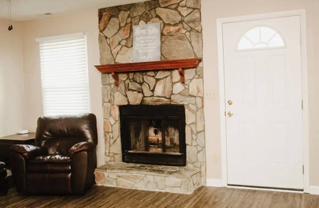 Spacious 4-bedroom house in enjoyable Fayetteville with AC, WiFi
