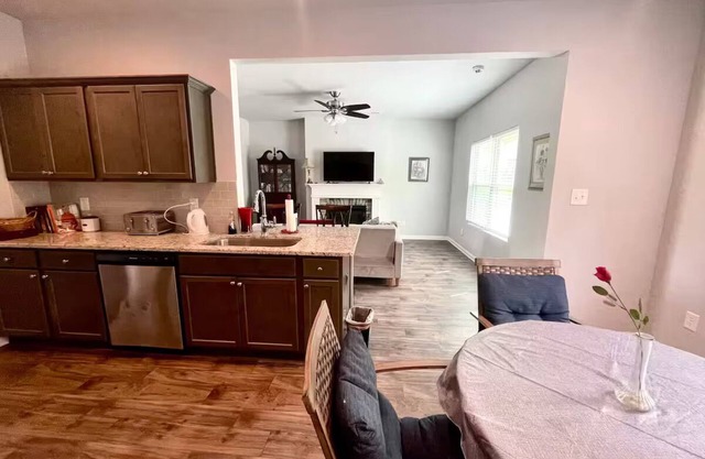 Spacious 4 BR (5 beds) 2.5 bath home in Newnan GA