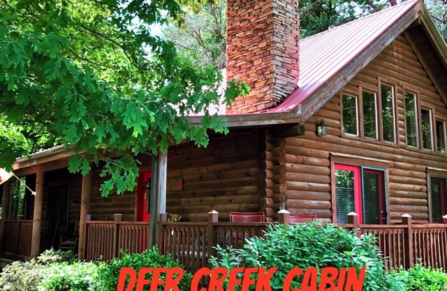 VACANCES AU CERF CREEK CABIN-IL A TOUT! 4B-2. 5 W / HOTTUB-MINUTES AU PARC FCF