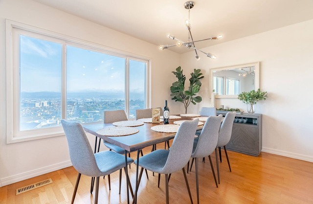 Spacious 4BR Home w/ Stunning Views Near SF