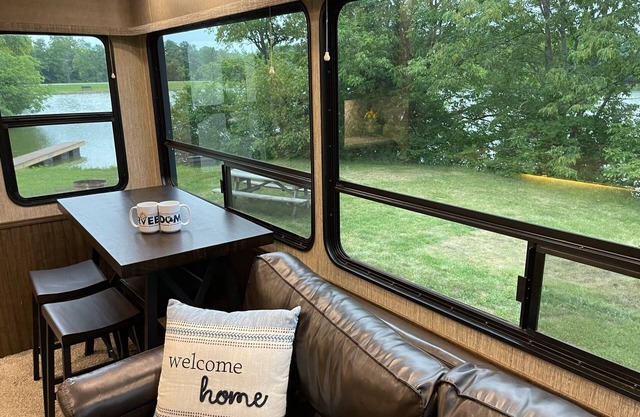 Spacious 4BD 2BA Luxury RV Big Bertha Experience