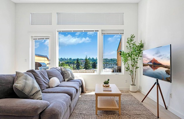 Spacious 4BR Retreat | Deck & Grill | Close to DT