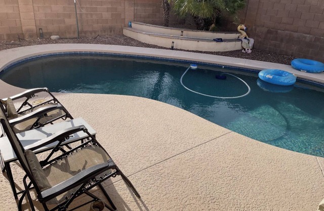 Spacious 4BR Retreat Walk to Sabino Canyon + Private Pool