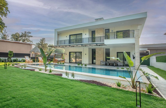 Spacious 4BR Villa Perfect for Families & Friends
