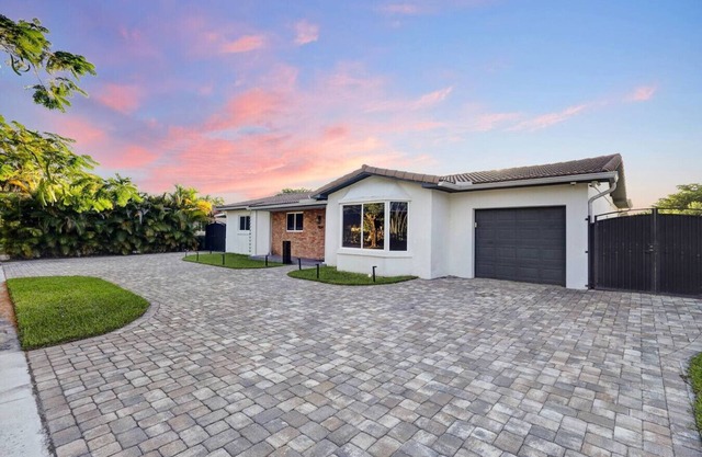 Spacious 4BR w/Pool & Driveway