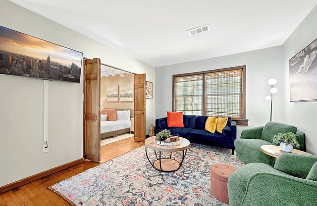 Spacious 4BR Town Centre Cabin | Bowlers Special!