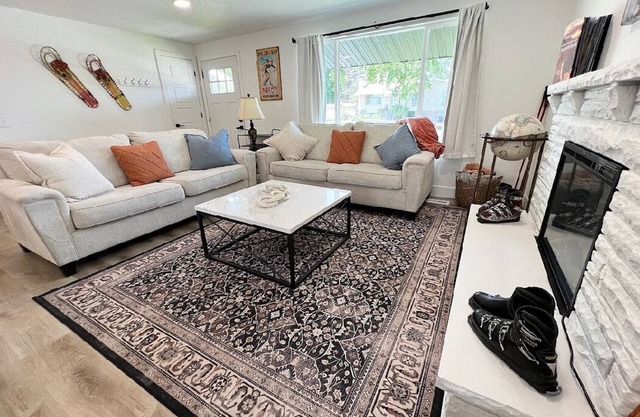 Spacious 5-bedroom house in welcoming Cottonwood Heights with AC, WiFi, Game RM.