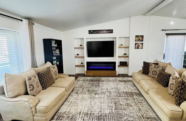 Spacious 5-bedroom house with an incredible view in Glenwood Springs