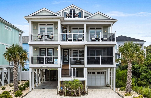 Spacious 5-Bedroom Home with Private heated Pool in Ocean Isle Beach