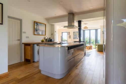 Spacious 5-Bedroom Hillcrest House