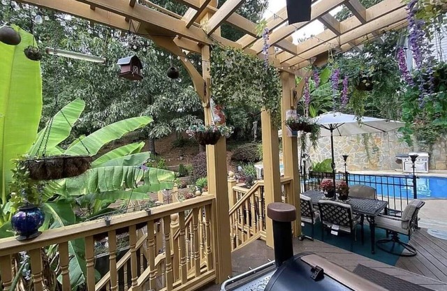 Spacious 5-bedroom house in charming Lawrenceville with AC, WiFi