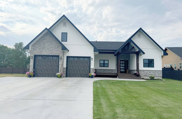 Spacious 5-bedroom home Saint Anthony