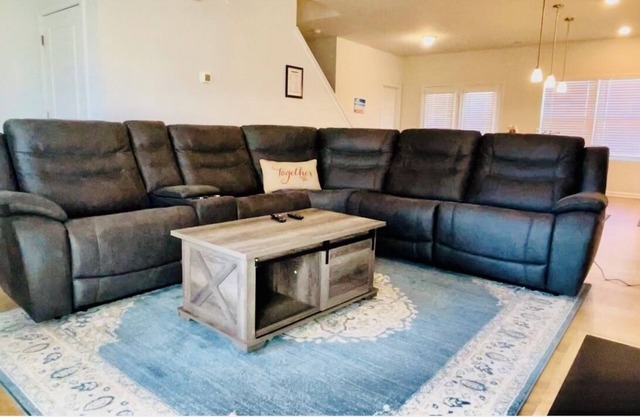 Spacious 5-bedroom house with WiFi and AC in charming Winston-Salem