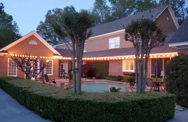 Spacious 5 bedroom, 7 bath Masters rental located 6 miles from course