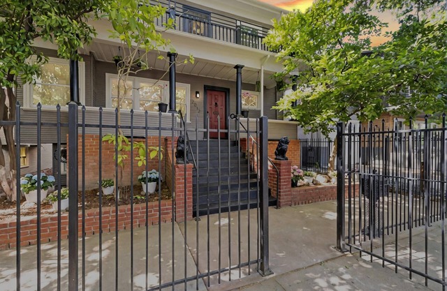 Spacious 5-bedroom bungalow in charming Sacramento with AC