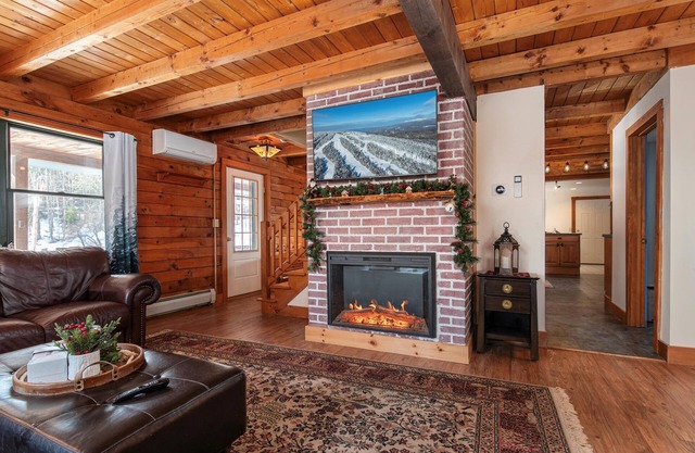 Spacious 5-bedroom chalet with AC and WiFi in charming Chester